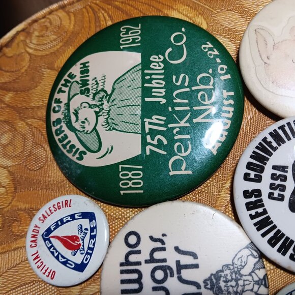 Vintage Pinback Buttons & Pins Lot - Variety Of Themes 13Ct 50s 60s 70s 80s - Picture 6 of 8